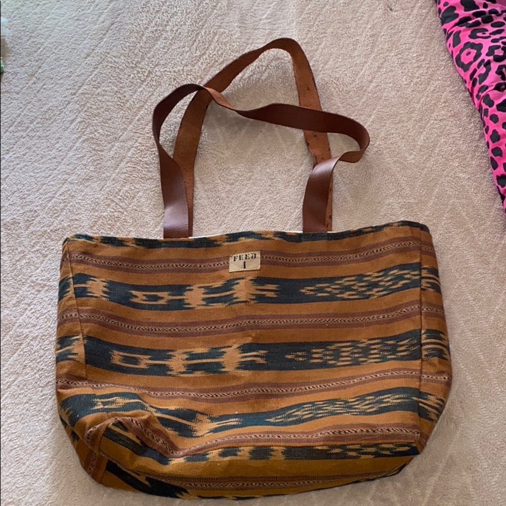 Feed 1 Bag with leather straps